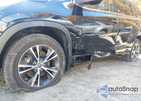 2018 Toyota Highlander Le Plus z USA, uszkodzony, nr VIN 5TDBZRFH7JS497059